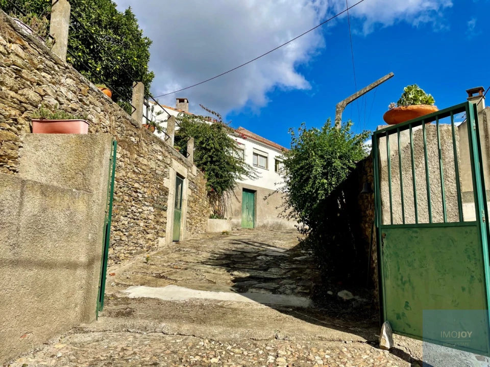 Quinta T4 para Venda em Vila Nova de Foz Côa Foto 61