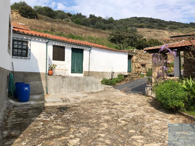 Quinta T4 para Venda em Vila Nova de Foz Côa Foto 31