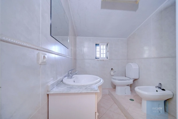 Moradia T5 para Venda em Santa Maria e São Miguel, São Martinho, São Pedro Penaferrim Foto 21