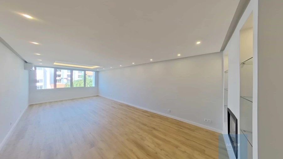 Apartamento T3 para Venda em Cascais e Estoril Foto 2