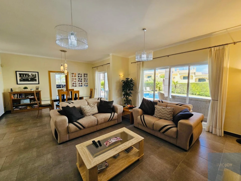 Moradia T4 para Venda em Ferragudo Foto 4