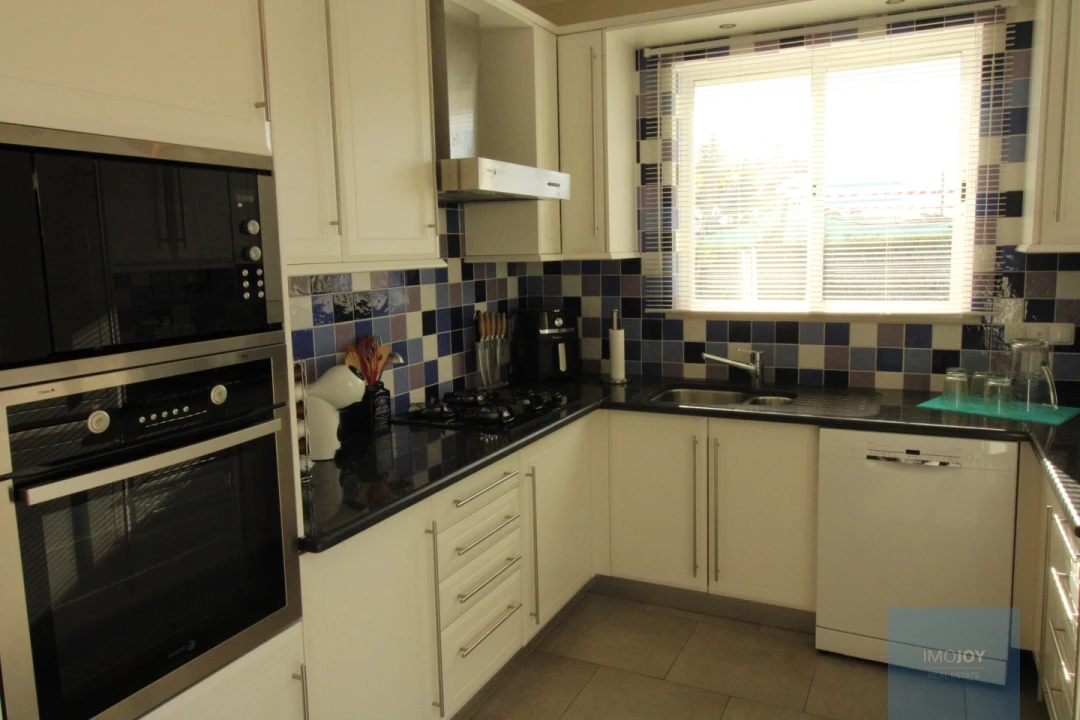 Moradia T4 para Venda em Ferragudo Foto 8