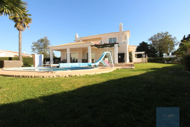 Moradia T4 para Venda em Ferragudo Foto 3