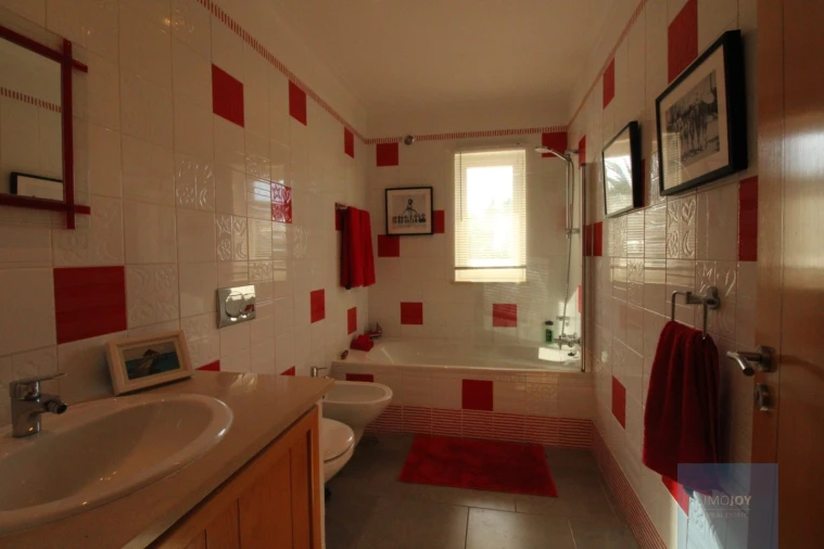 Moradia T4 para Venda em Ferragudo Foto 29