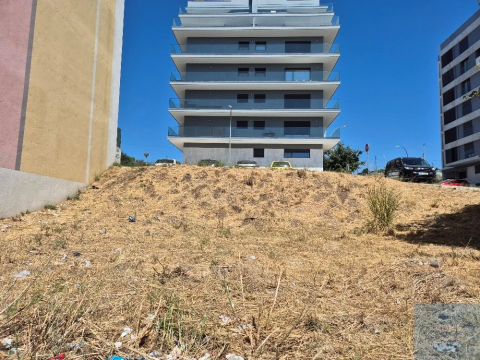 Terreno para Venda em Falagueira-Venda Nova Foto 9