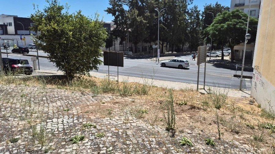 Terreno para Venda em Falagueira-Venda Nova