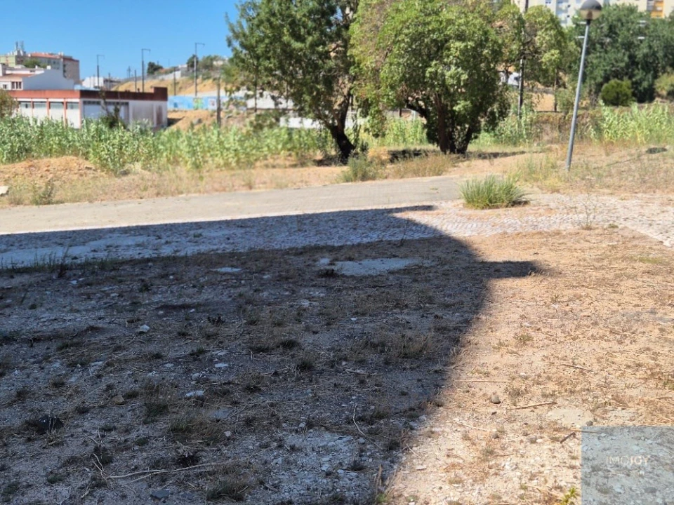 Terreno para Venda em Falagueira-Venda Nova Foto 5