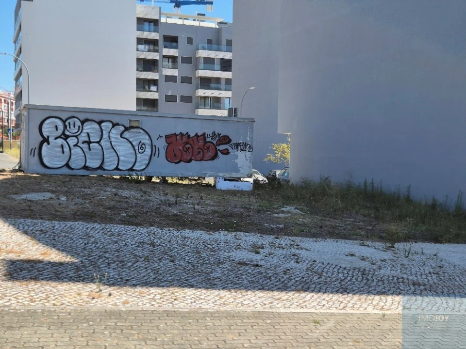 Terreno para Venda em Falagueira-Venda Nova Foto 6