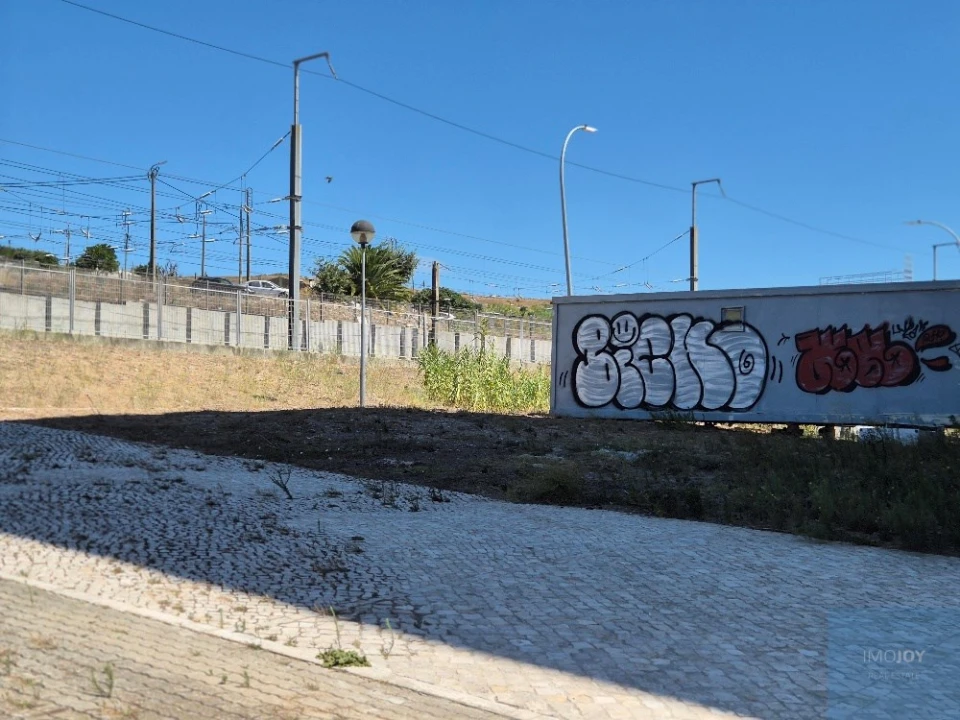 Terreno para Venda em Falagueira-Venda Nova Foto 8