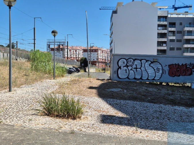 Terreno para Venda em Falagueira-Venda Nova Foto 4
