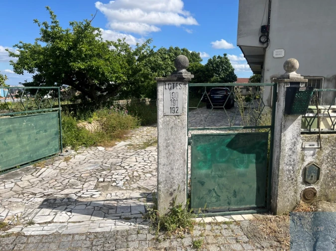 Moradia T10 para Venda em Pontinha e Famões Foto 3