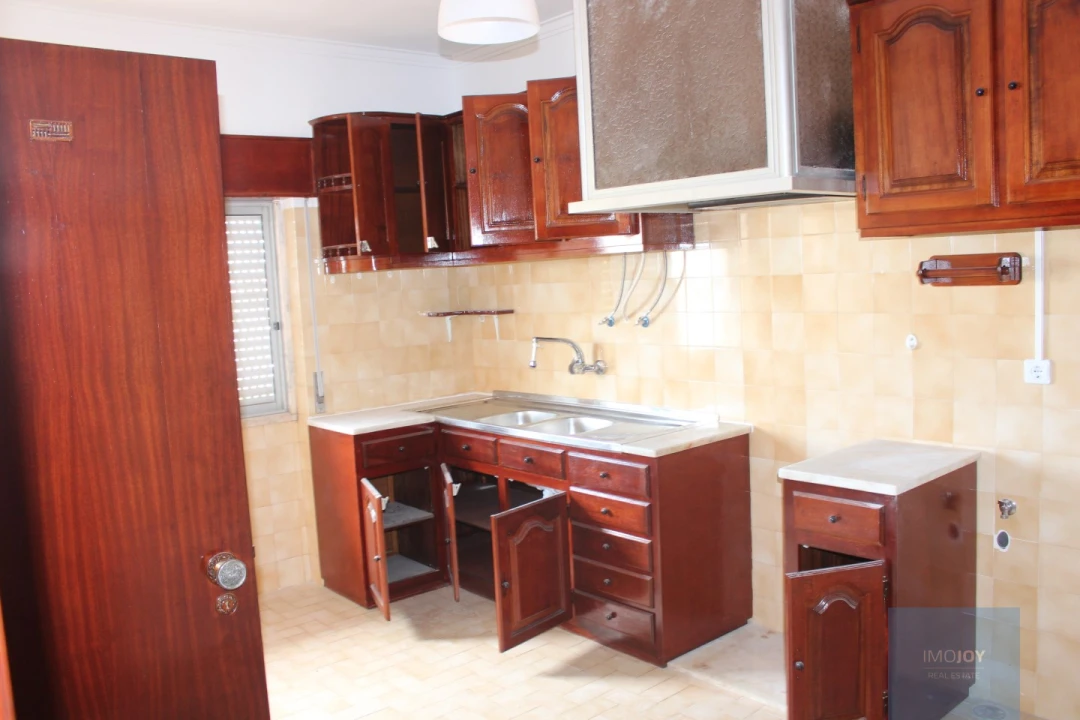 Moradia T3 para Venda em Pontinha e Famões Foto 4