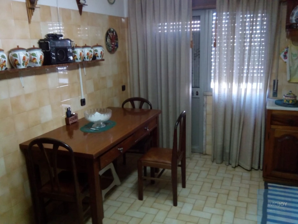 Moradia T3 para Venda em Pontinha e Famões Foto 7