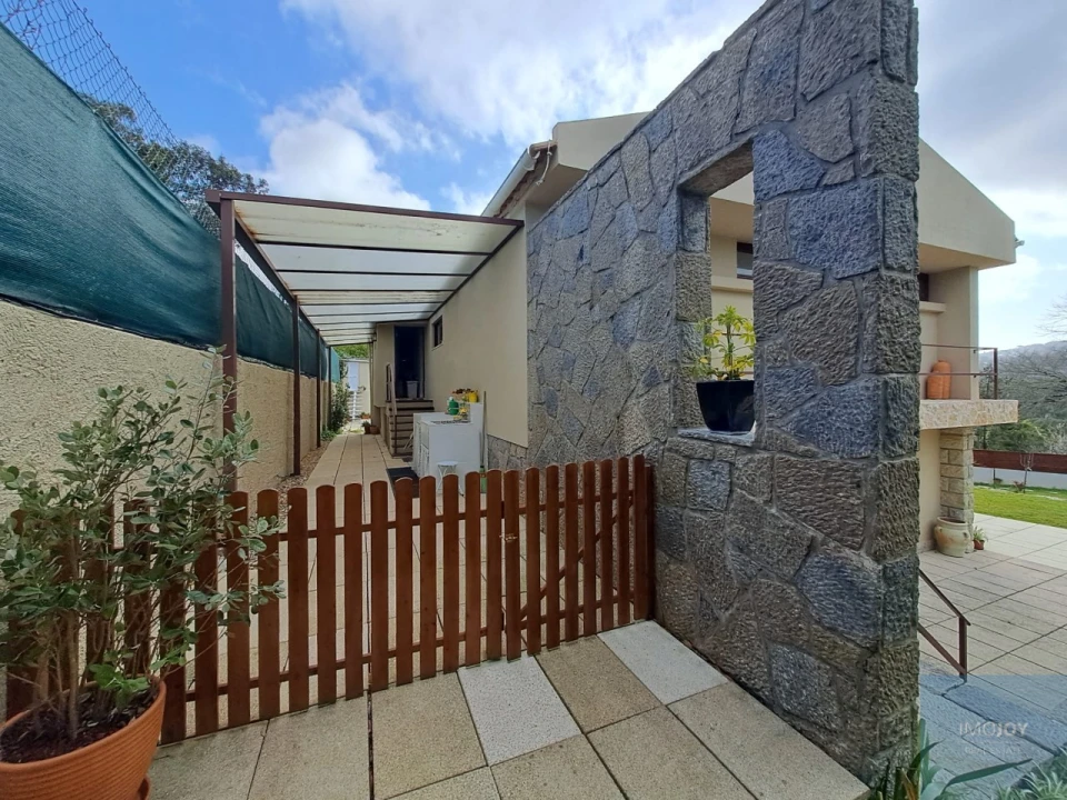 Moradia T5 para Venda em Santa Maria e São Miguel, São Martinho, São Pedro Penaferrim Foto 47