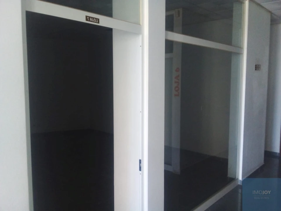 Loja para Arrendamento em Samouco Foto 7