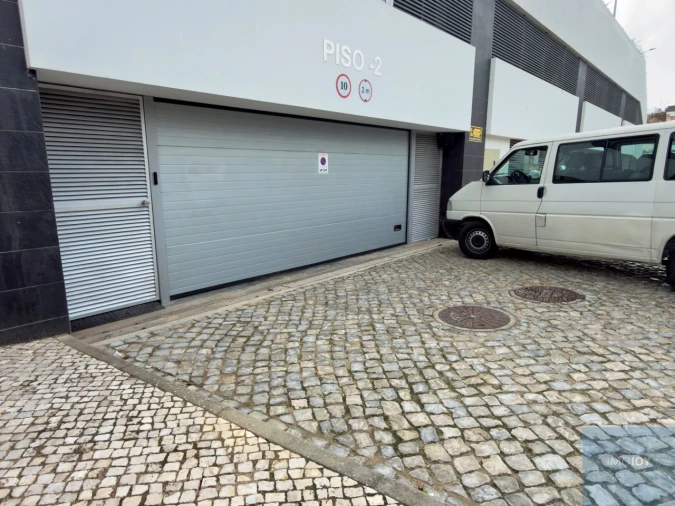Garagem para Venda em Portimão Foto 12