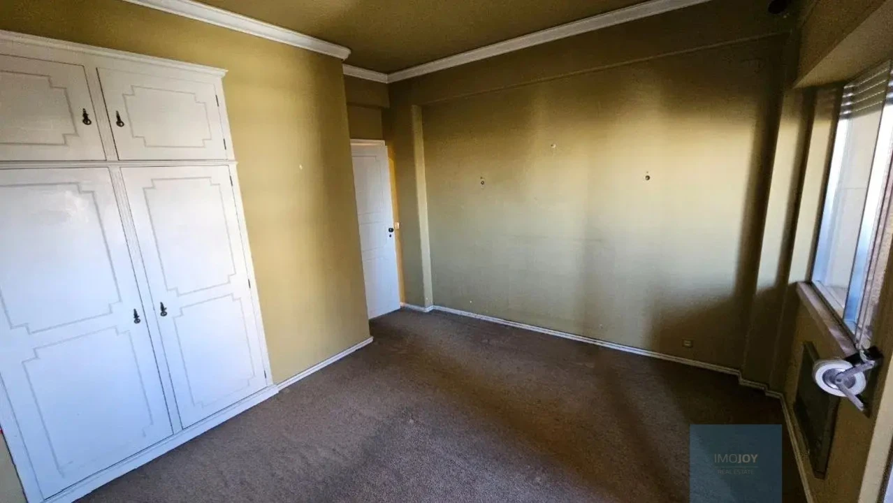 Apartamento T6 para Venda em Alvalade Foto 21