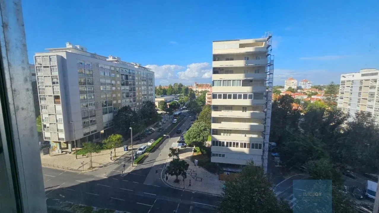 Apartamento T6 para Venda em Alvalade Foto 26