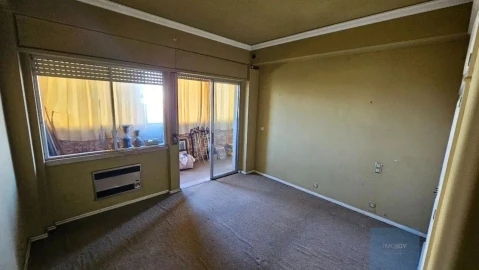 Apartamento T6 para Venda em Alvalade
