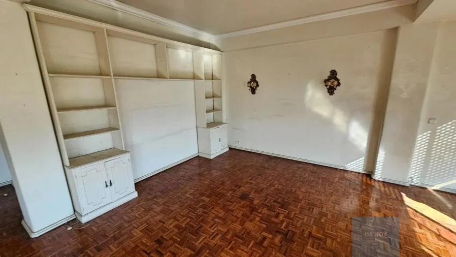 Apartamento T6 para Venda em Alvalade Foto 8