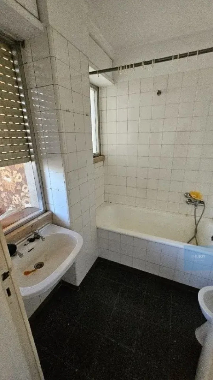 Apartamento T6 para Venda em Alvalade Foto 15