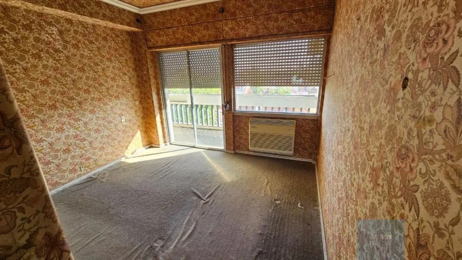Apartamento T6 para Venda em Alvalade Foto 16