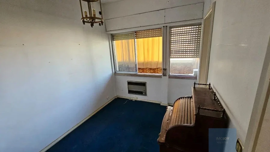 Apartamento T6 para Venda em Alvalade Foto 18