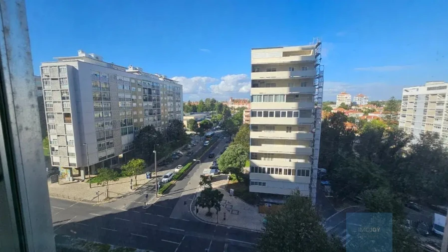 Apartamento T6 para Venda em Alvalade Foto 26