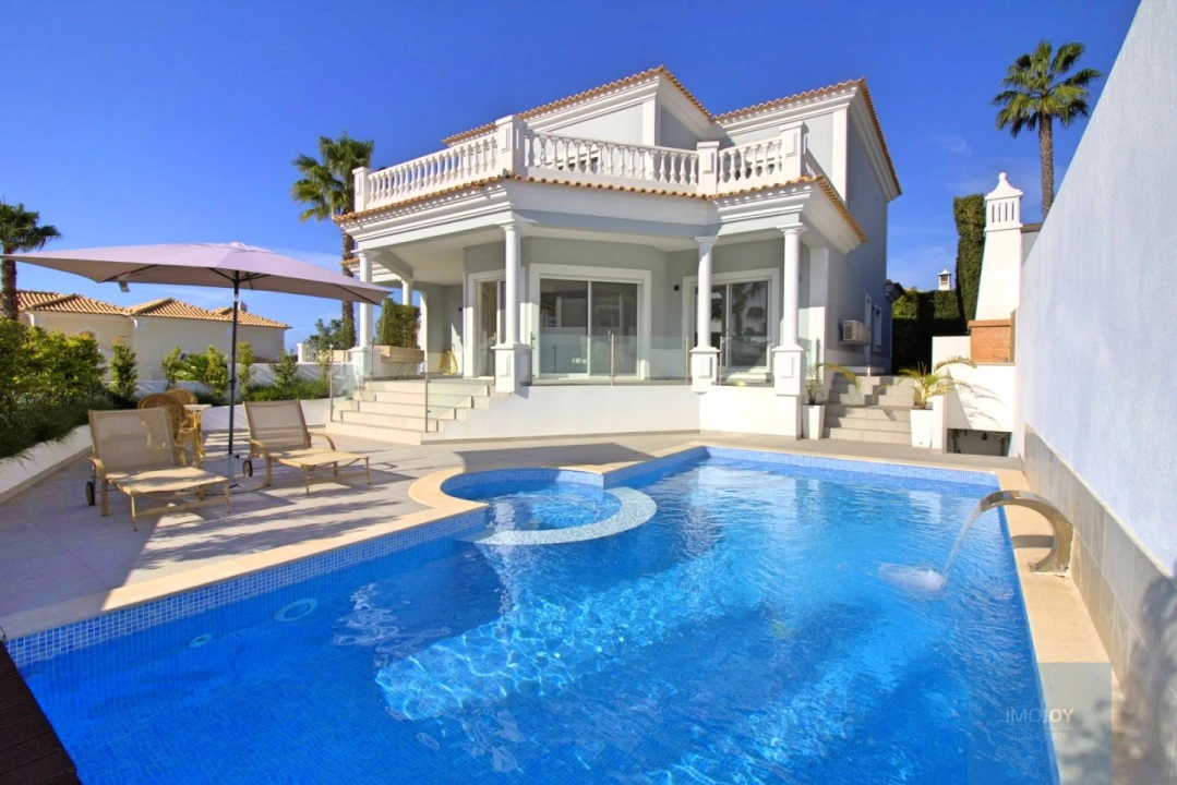 Moradia T5 para Venda em Almancil Foto 2