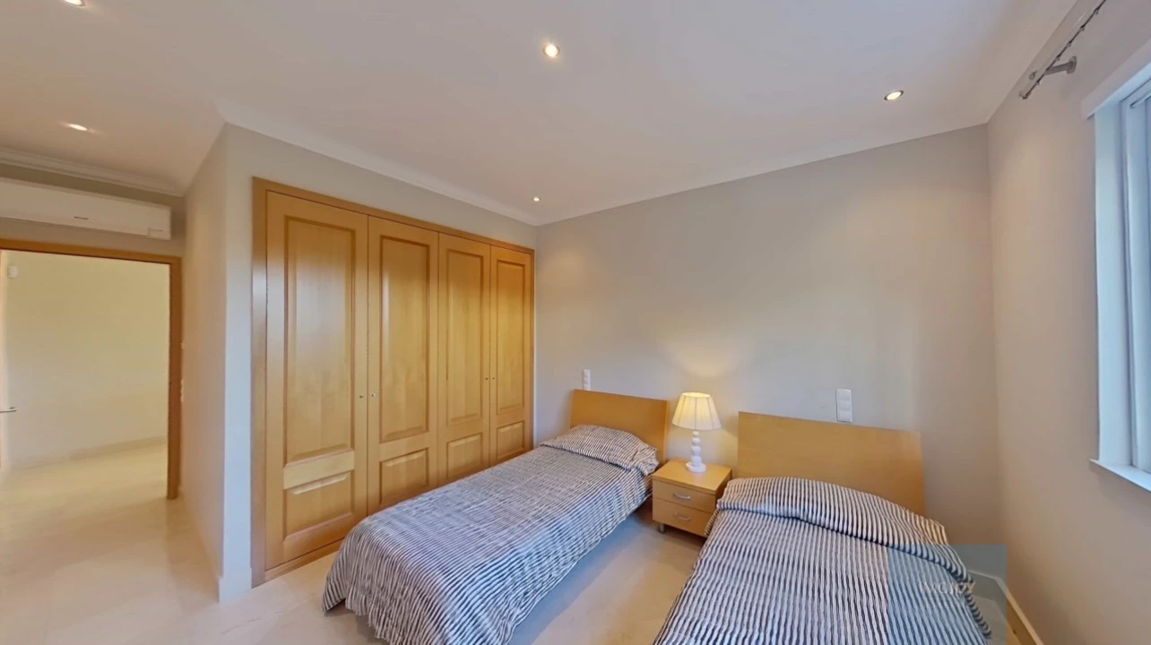 Moradia T5 para Venda em Almancil Foto 33