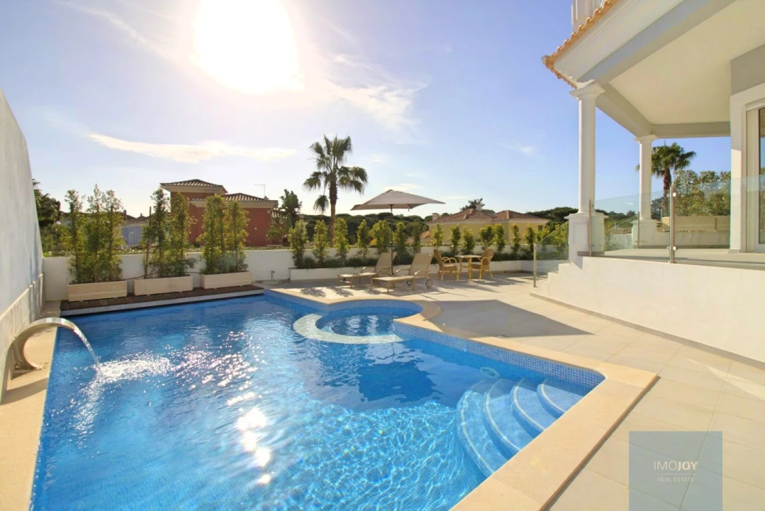 Moradia T5 para Venda em Almancil Foto 1