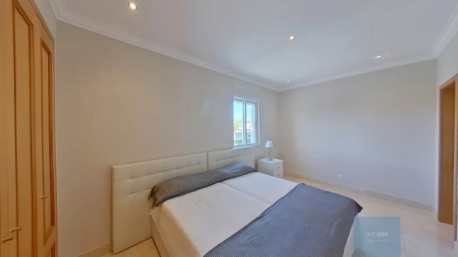 Moradia T5 para Venda em Almancil Foto 36