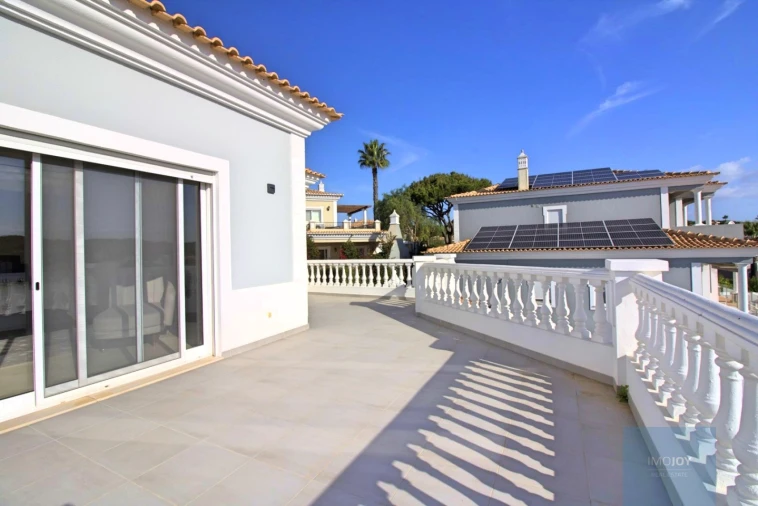 Moradia T5 para Venda em Almancil Foto 83