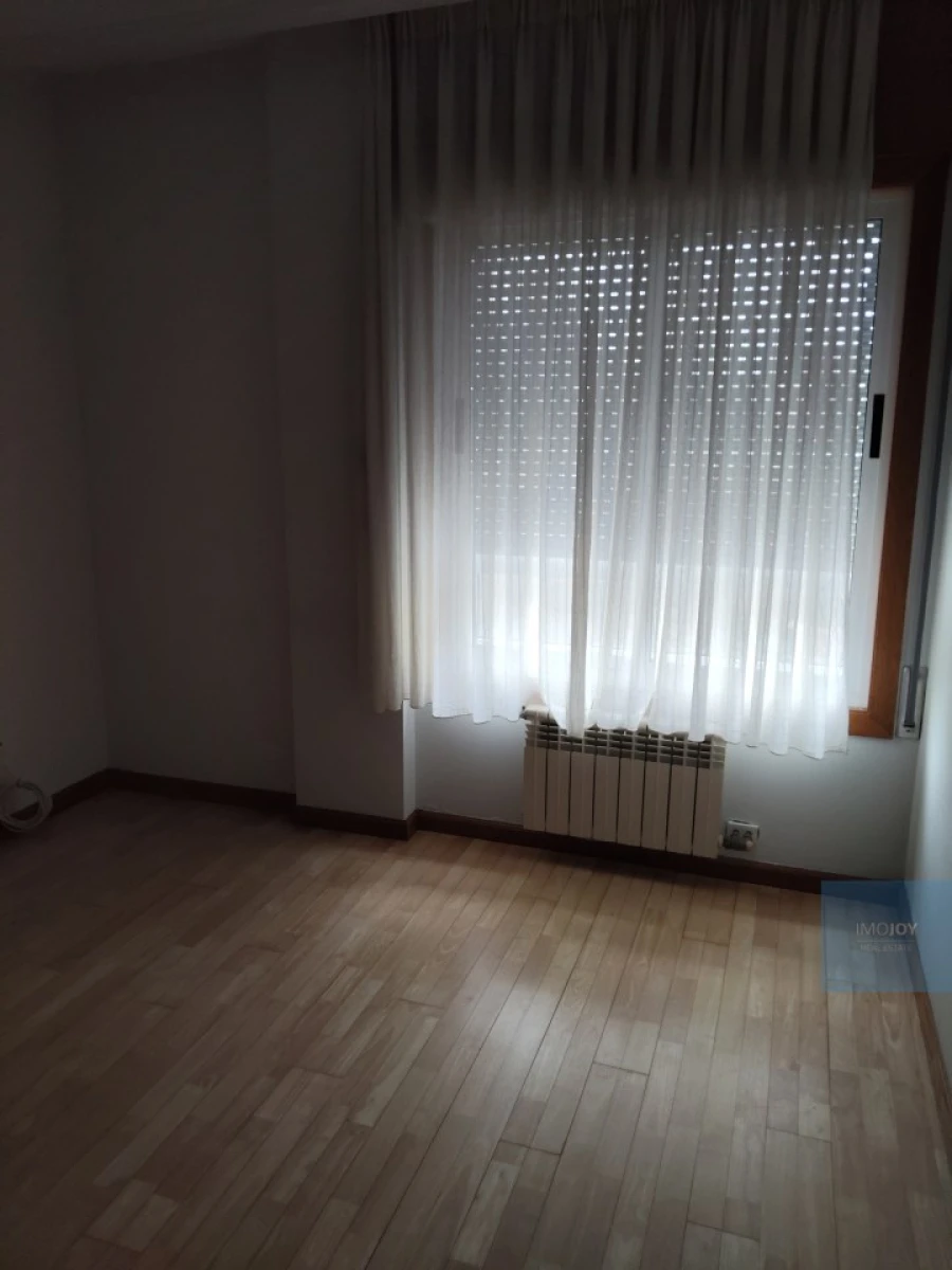 Apartamento T1 para Arrendamento em Lordelo do Ouro e Massarelos Foto 11