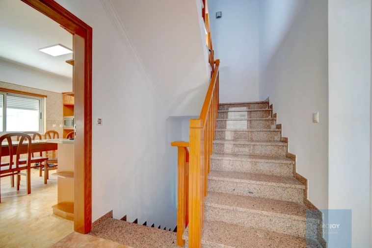 Moradia T5 para Venda em Corroios Foto 11