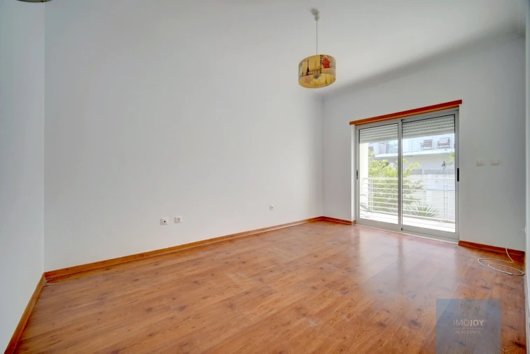 Moradia T5 para Venda em Corroios Foto 20