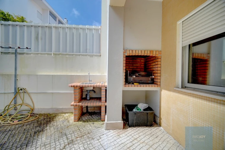 Moradia T5 para Venda em Corroios Foto 27