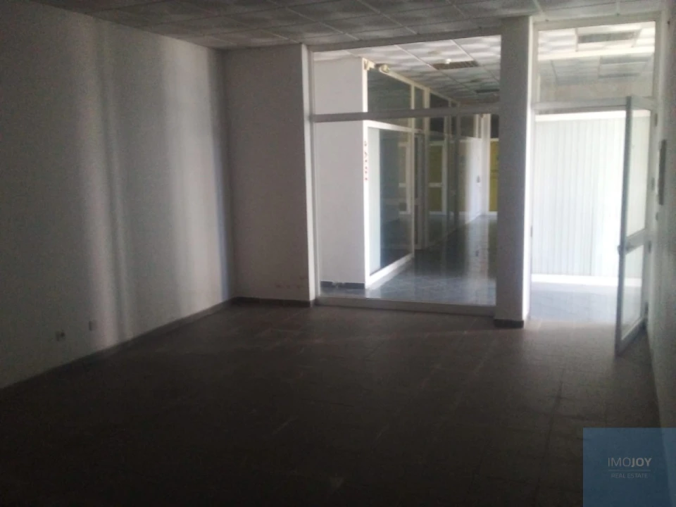 Loja para Venda em Samouco Foto 1