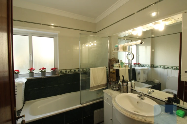 Apartamento T2 para Venda em Albufeira e Olhos de Água Foto 27