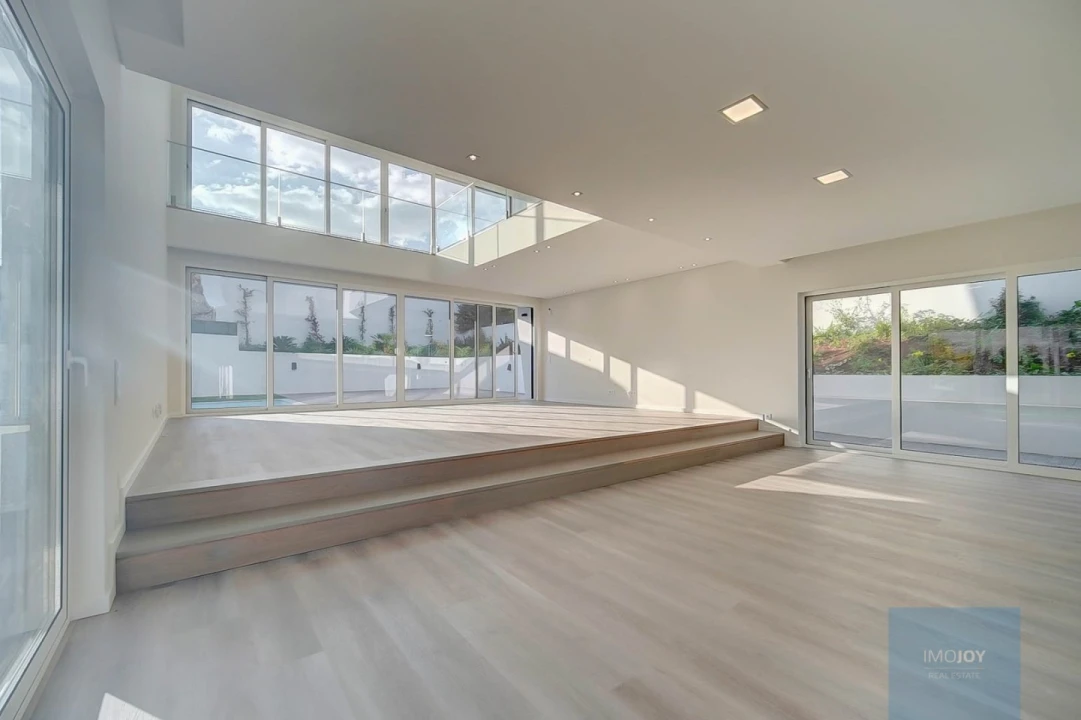 Moradia T4 para Venda em Carcavelos e Parede Foto 5