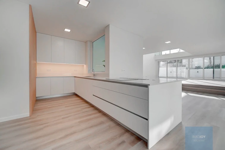 Moradia T4 para Venda em Carcavelos e Parede Foto 9