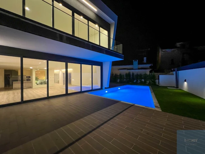 Moradia T4 para Venda em Carcavelos e Parede Foto 45