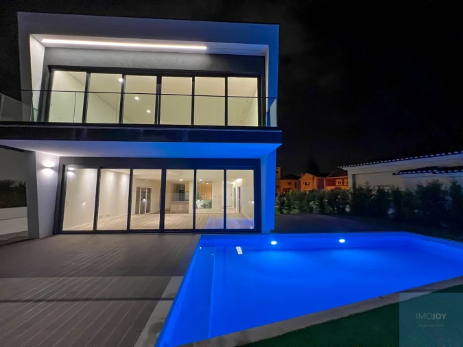 Moradia T4 para Venda em Carcavelos e Parede Foto 48