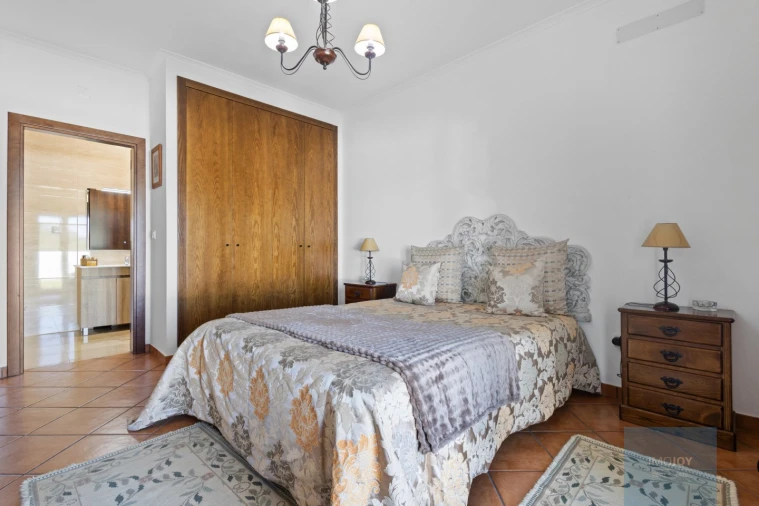 Moradia T4 para Venda em Alter do Chão Foto 16