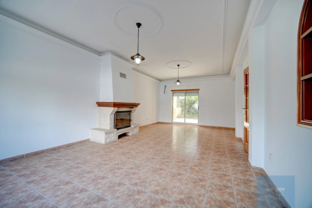 Moradia T5 para Venda em Corroios Foto 6