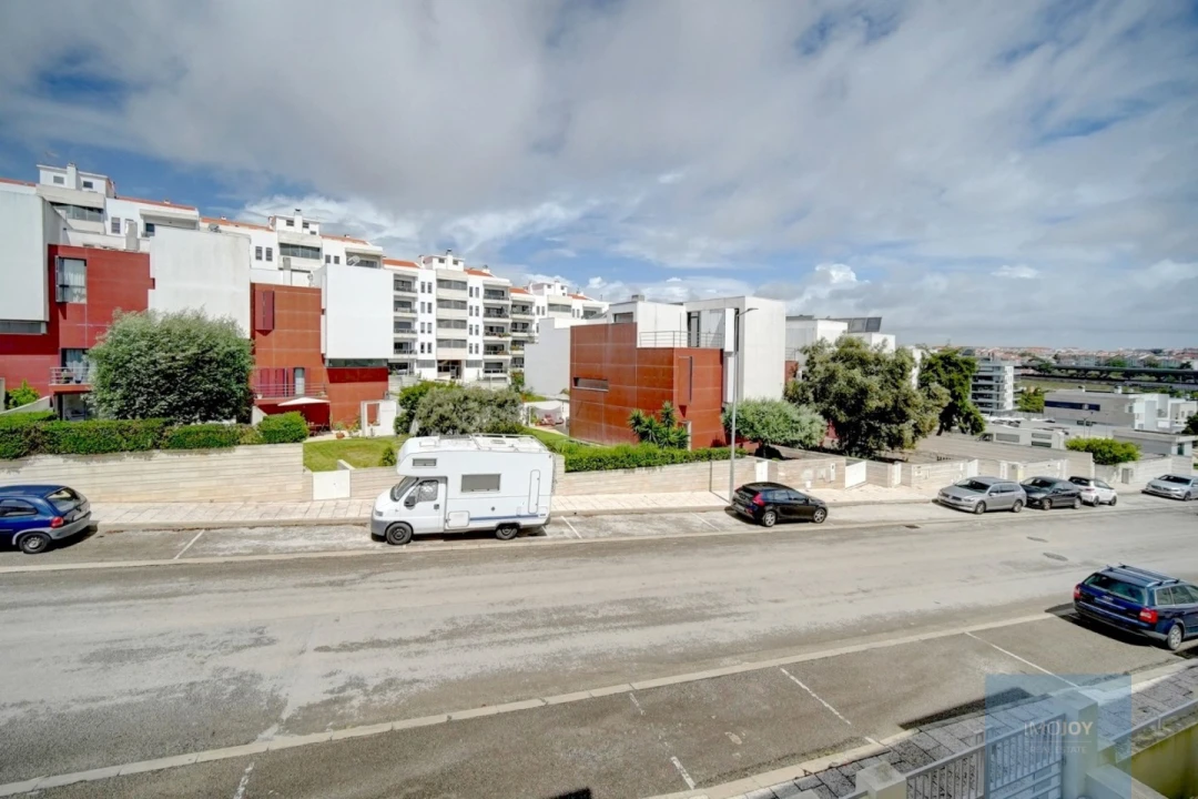 Moradia T5 para Venda em Corroios Foto 24