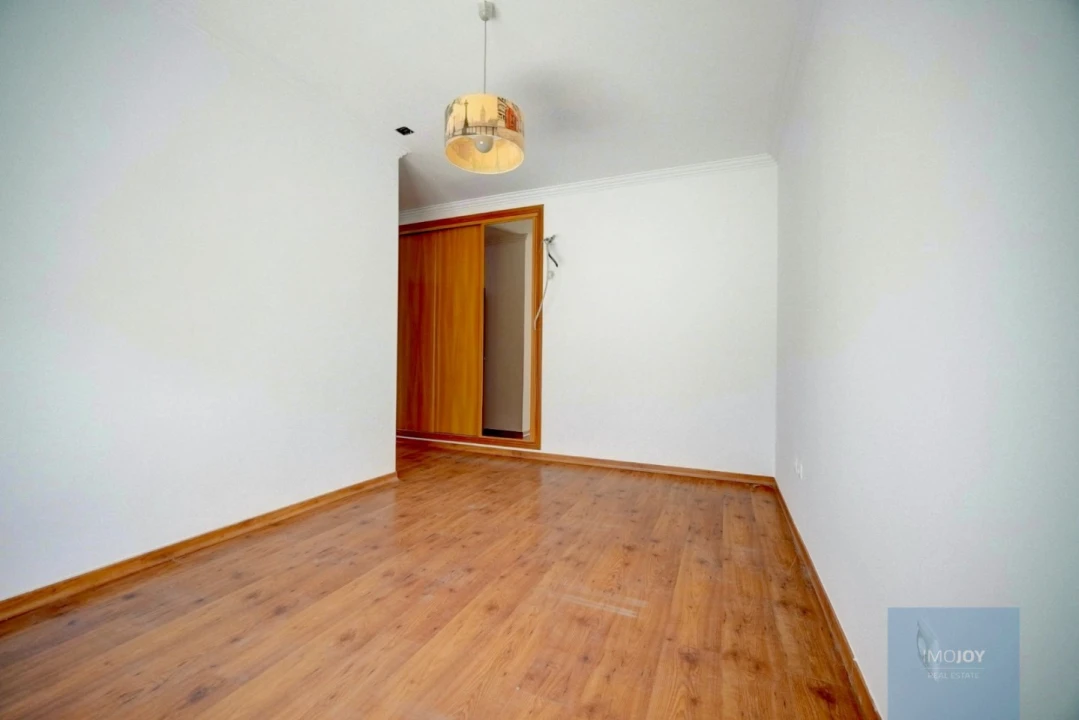 Moradia T5 para Venda em Corroios Foto 25