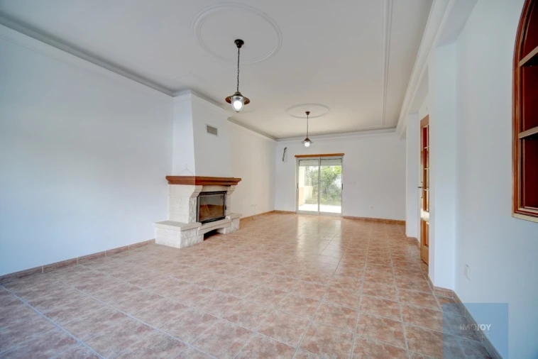 Moradia T5 para Venda em Corroios Foto 6