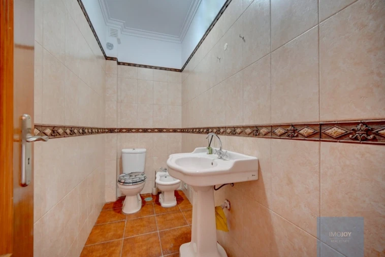 Moradia T5 para Venda em Corroios Foto 17