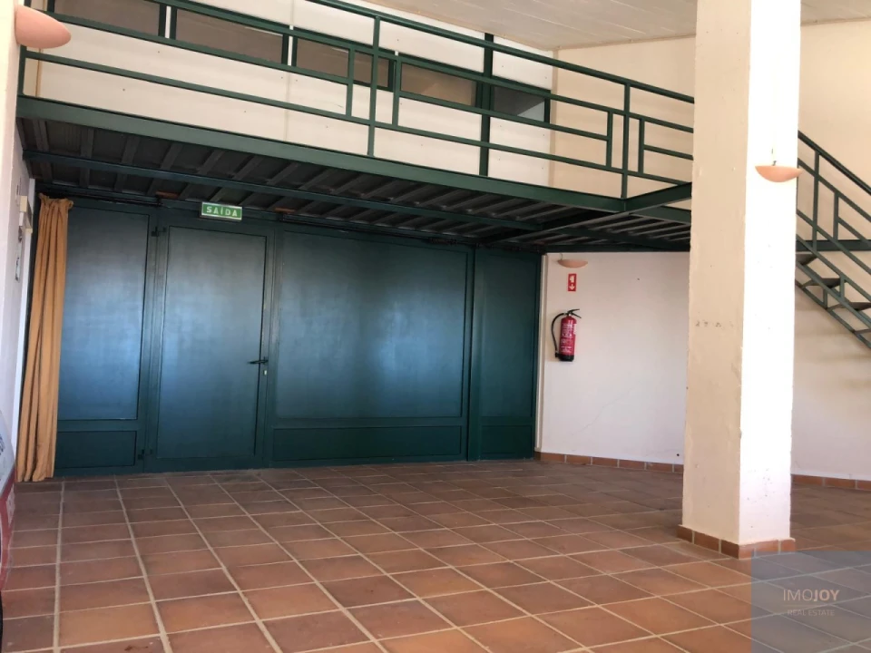 Loja para Venda em Quarteira Foto 4